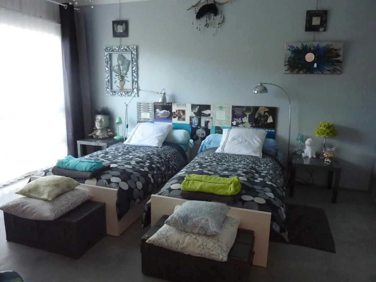 Couette-café Bed and Breakfast Loft Atypique à Villeneuve-de-Rivière