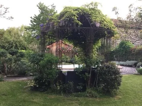 Bed and Breakfast Loft Atypique à Villeneuve-de-Rivière France