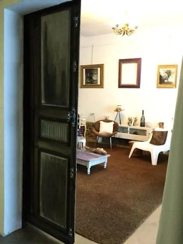 Bed and Breakfast Loft Atypique à Villeneuve-de-Rivière Couette-café