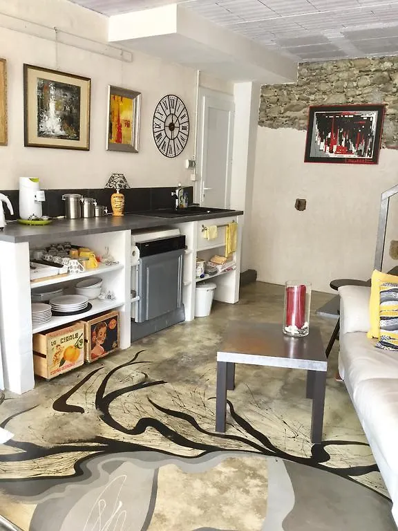 Bed and Breakfast Loft Atypique à Villeneuve-de-Rivière France