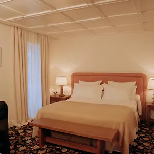 ***** Hotel Château Voltaire France